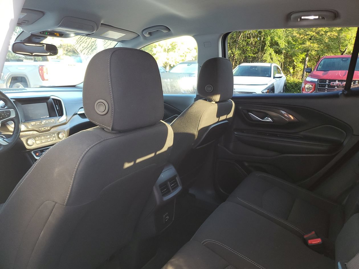 Used 2024 GMC Terrain SLE FWD image 9