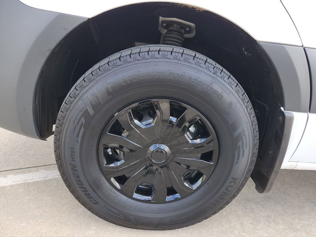 Used 2025 Mercedes-Benz Sprinter 2500 image 30