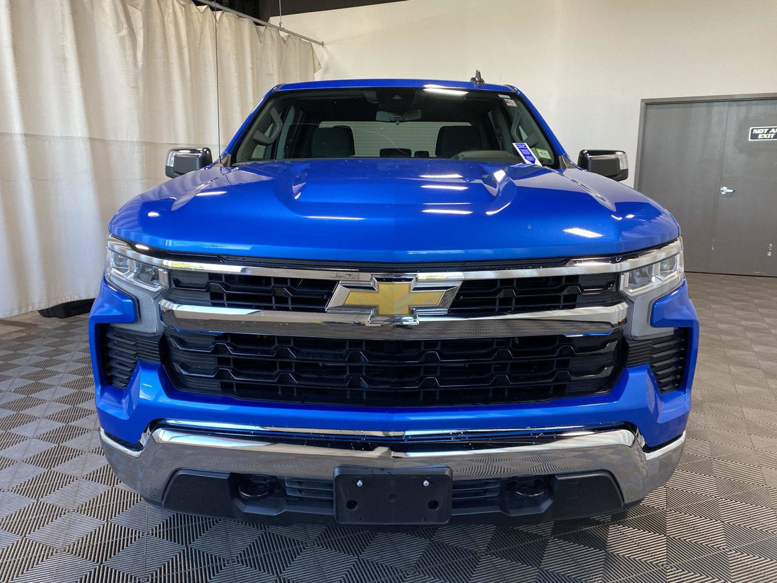 Used 2026 Chevrolet Silverado 1500 LT AWD/4WD image 2