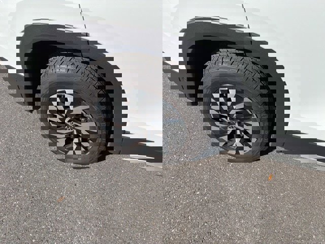 Used 2025 Volkswagen Tiguan S image 3