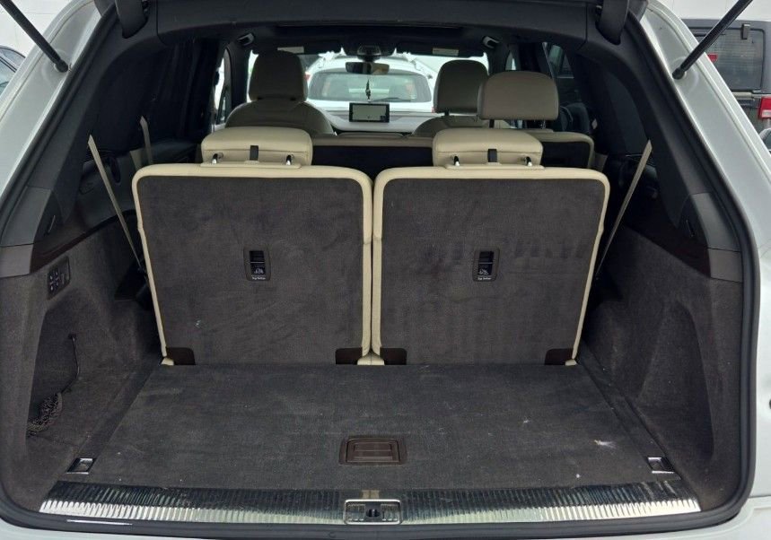 Used 2018 Audi Q7 3.0T Prestige w/ Prestige Package AWD/4WD image 11