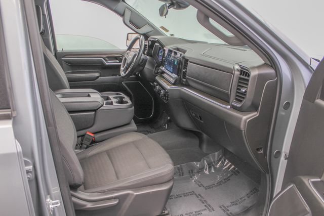 Used 2025 Chevrolet Silverado 1500 LT AWD/4WD image 21