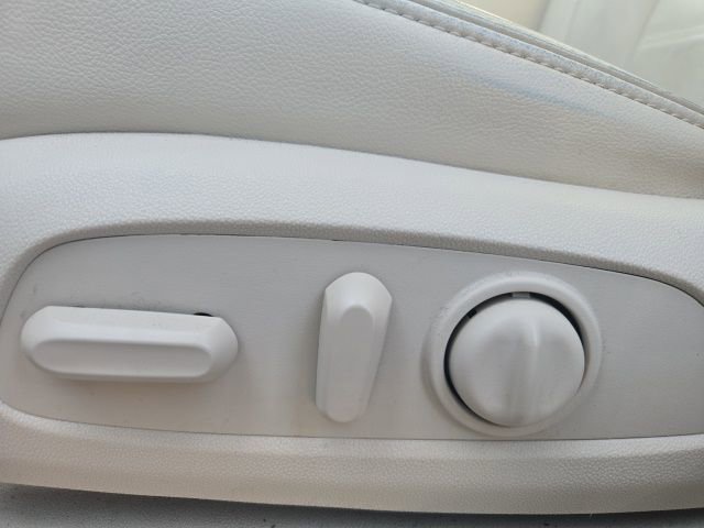 Used 2023 GMC Acadia Denali w/ Black Diamond Edition image 24