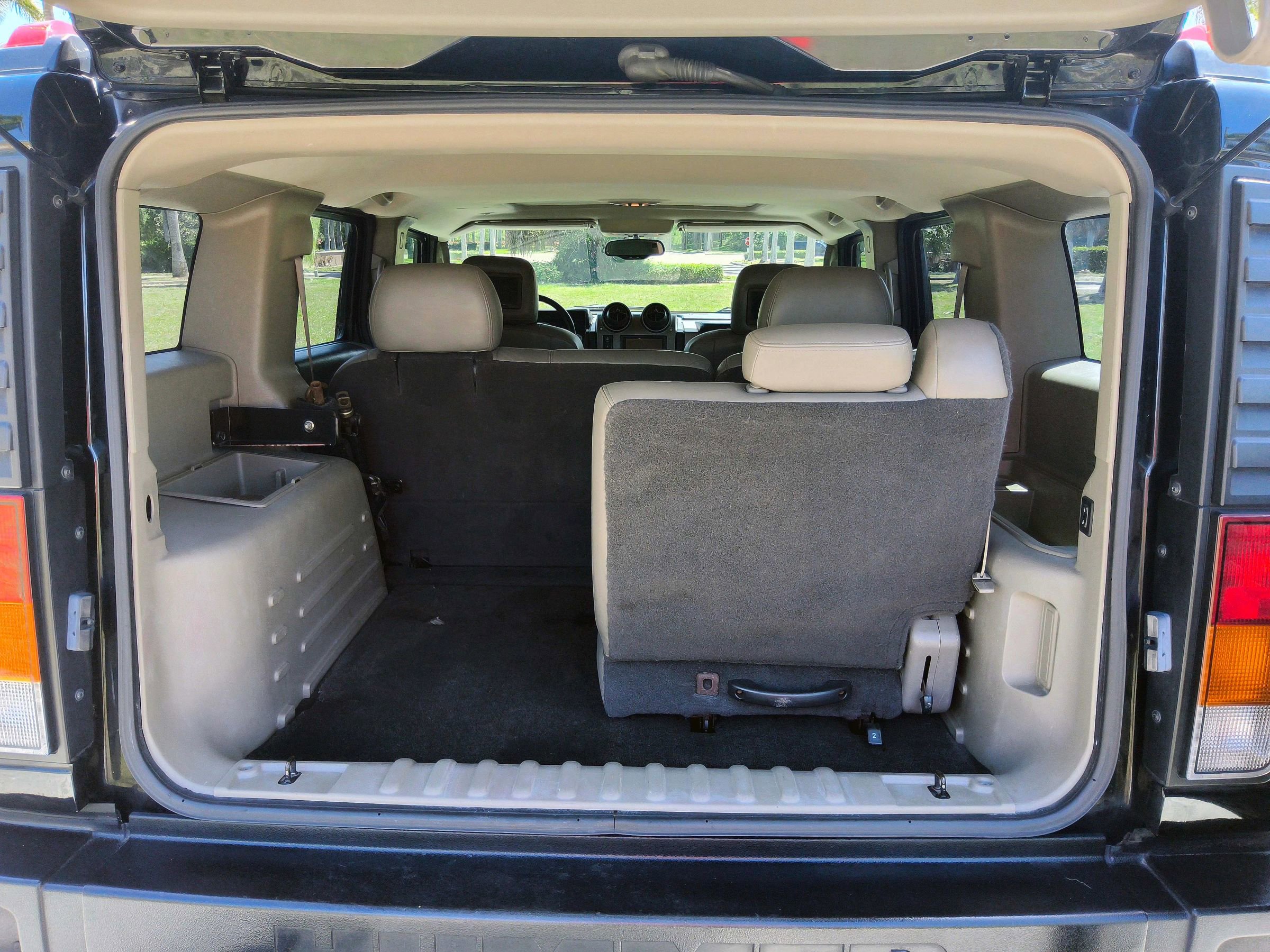 Used 2003 HUMMER H2 w/ Preferred Equipment Group image 13