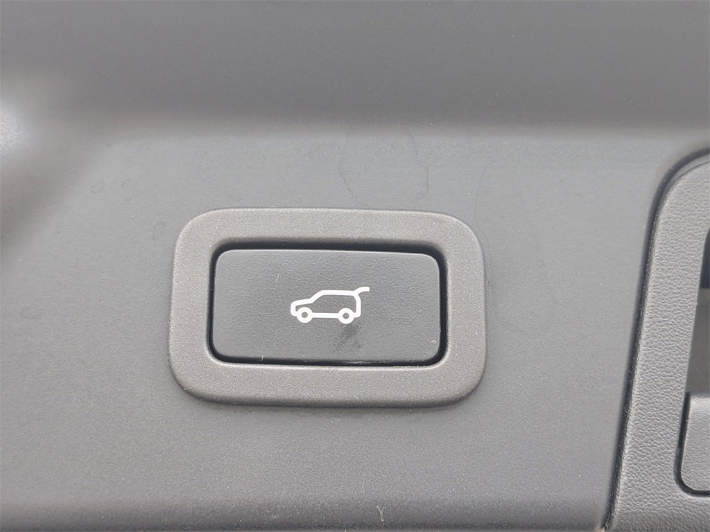 Used 2021 Land Rover Range Rover Velar R-Dynamic HSE image 13