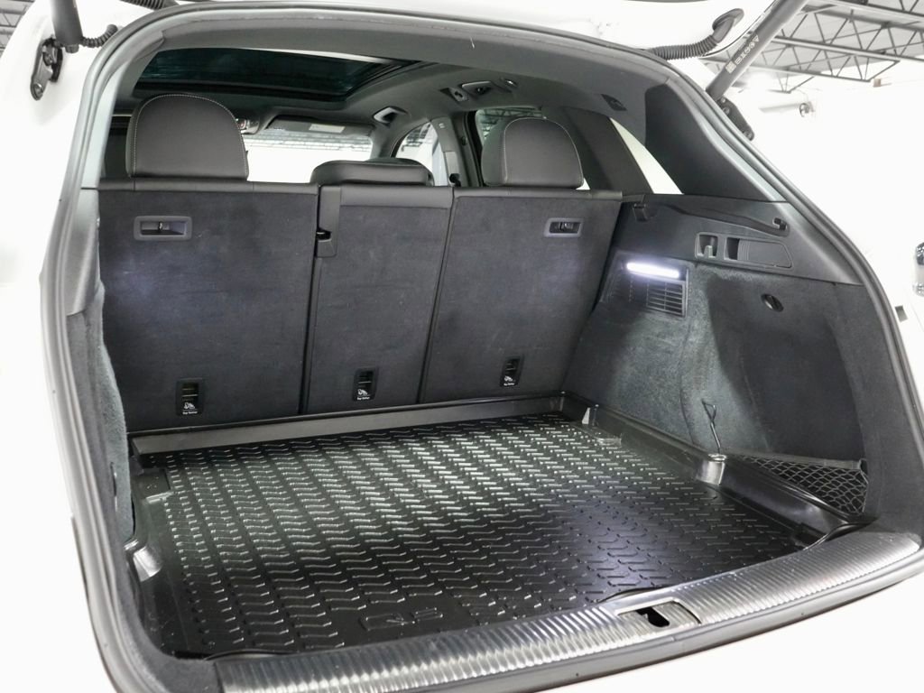 Used 2021 Audi SQ5 Premium w/ Convenience Package image 10