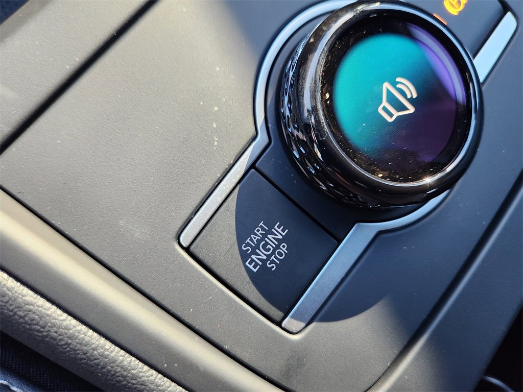 New 2026 Volkswagen Tiguan SE R-Line image 11