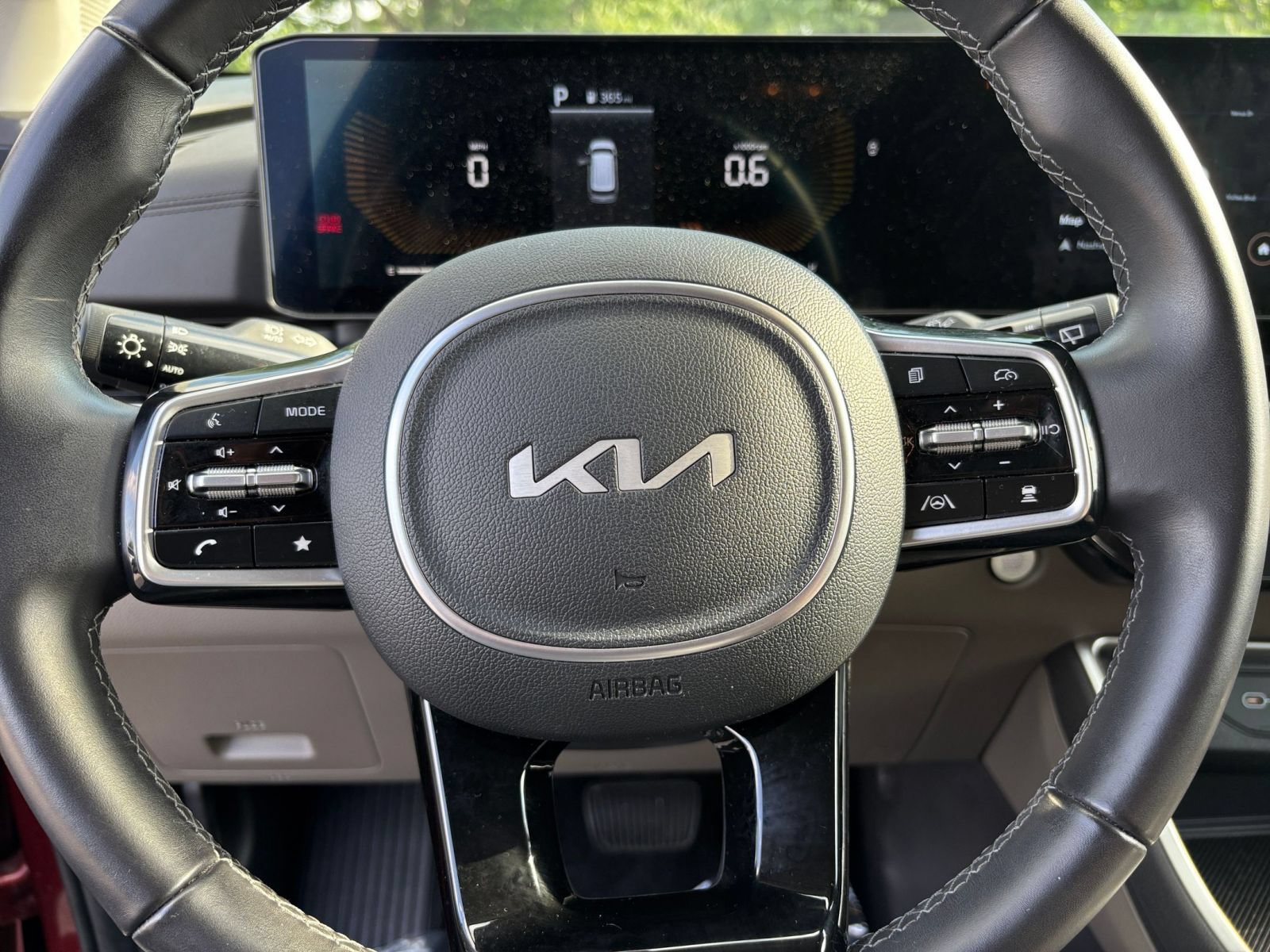 Used 2026 Kia Carnival FWD image 30