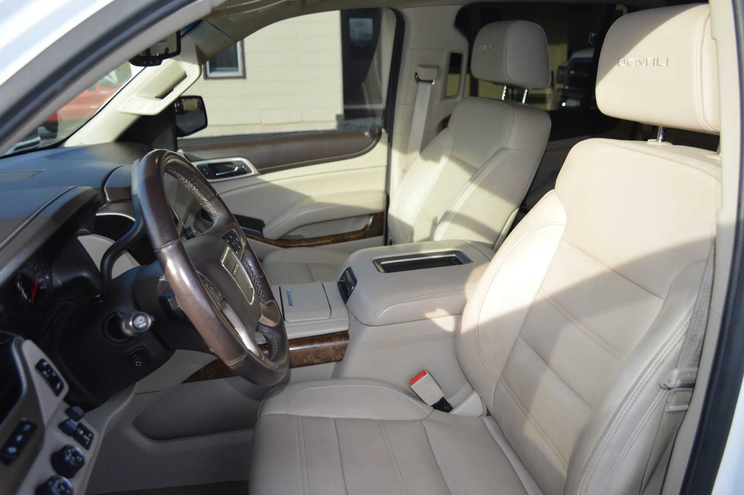 Used 2015 GMC Yukon Denali w/ Touring Package image 13