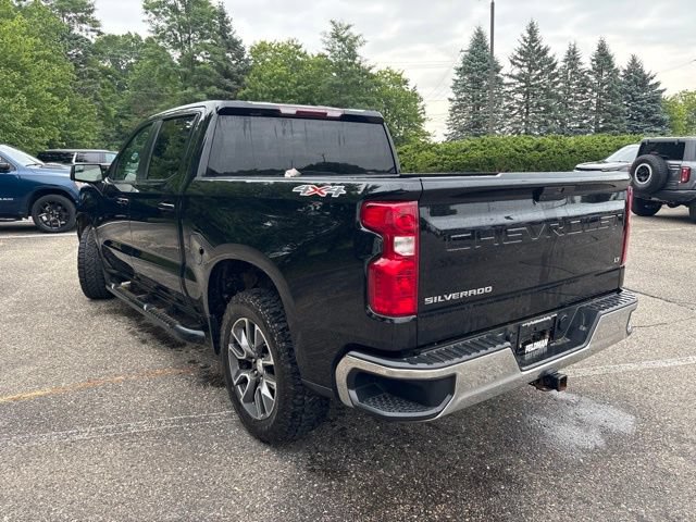 Used 2022 Chevrolet Silverado 1500 LT AWD/4WD image 4