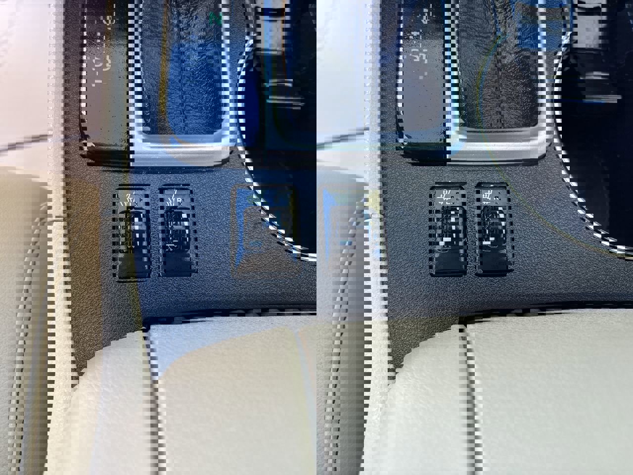 Used 2018 Toyota Highlander SE image 23