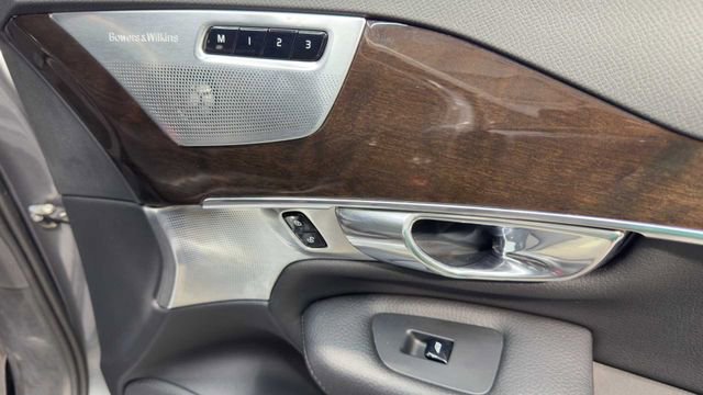 Used 2016 Volvo XC90 T6 Momentum w/ Momentum Plus Package image 14