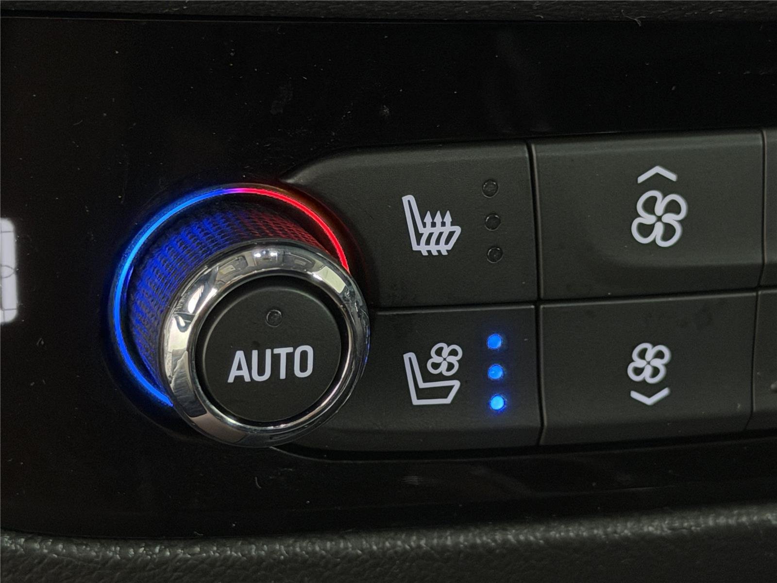 Used 2021 Buick Enclave Avenir w/ Avenir Technology Package FWD image 33