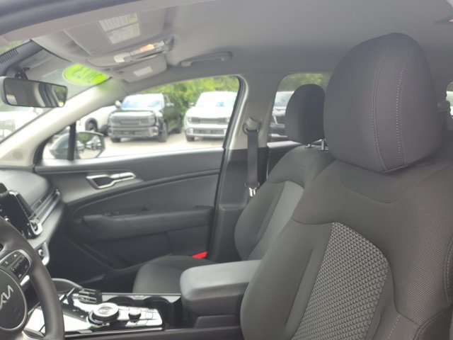 Used 2023 Kia Sportage LX AWD/4WD image 16