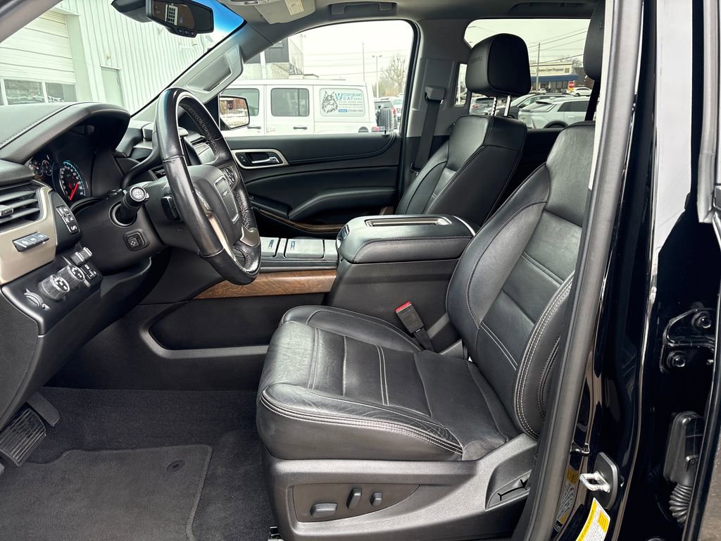 Used 2019 GMC Yukon Denali w/ Denali Ultimate Package image 12