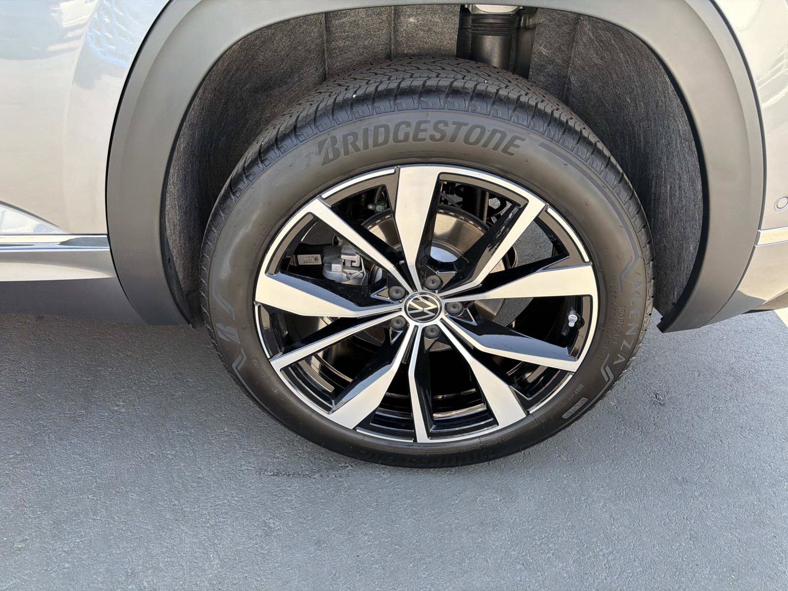 Certified 2025 Volkswagen Atlas Cross Sport SEL Premium R-Line AWD/4WD image 6