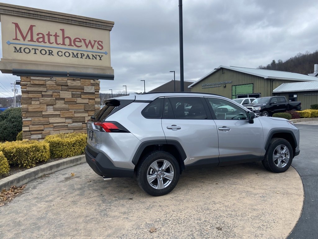 Used 2025 Toyota RAV4 LE image 5