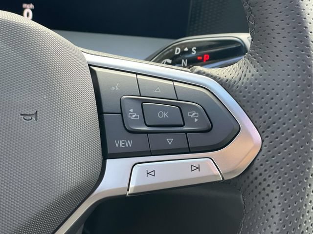 New 2026 Volkswagen Tiguan SE R-Line FWD image 9