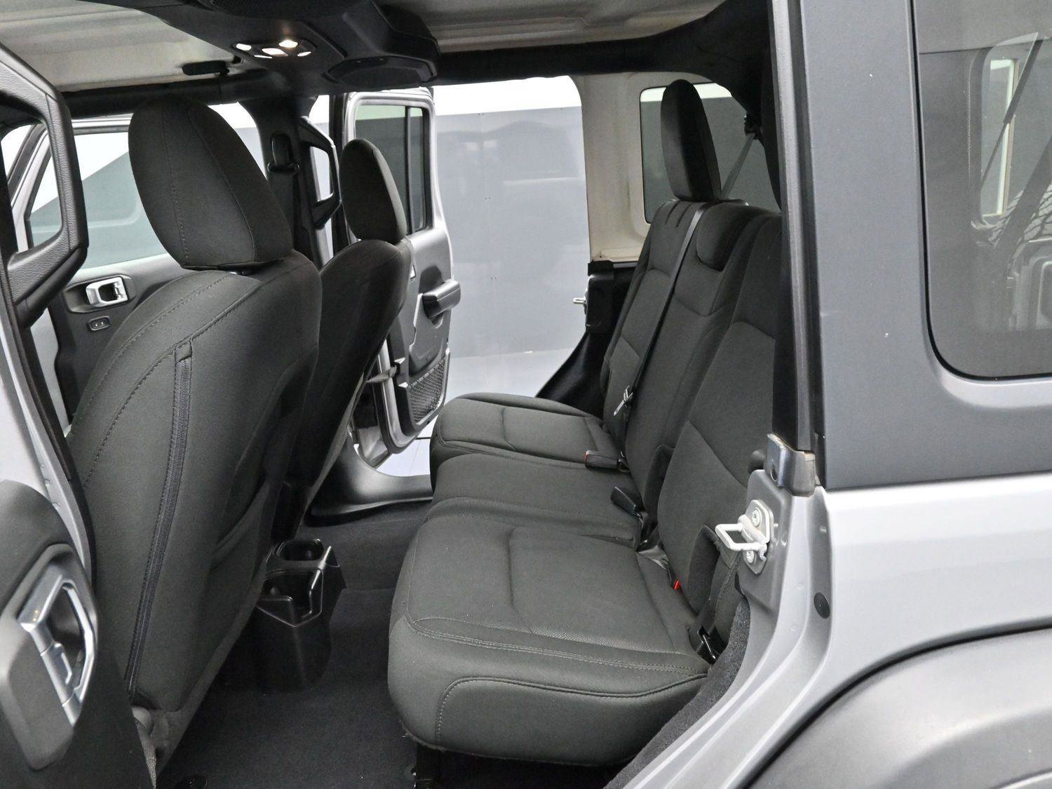 Used 2019 Jeep Wrangler Unlimited Sport S image 25