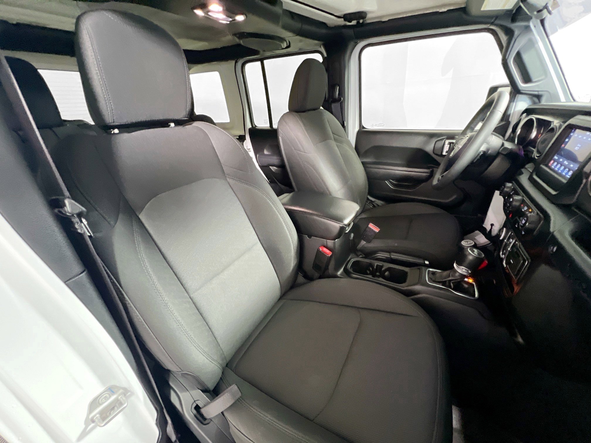 Used 2023 Jeep Wrangler Unlimited Sport AWD/4WD image 31