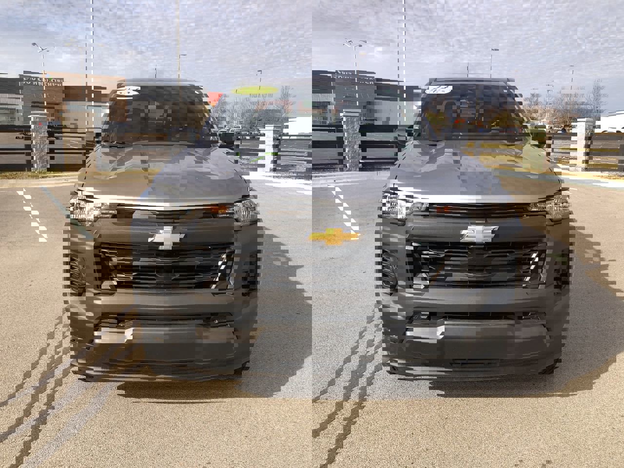 Used 2024 Chevrolet Colorado W/T w/ Advanced Trailering Package image 8