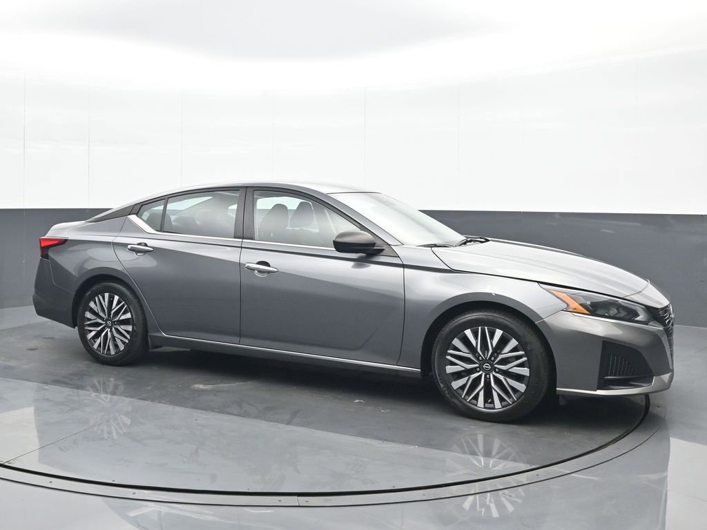 Used 2024 Nissan Altima 2.5 SV image 8