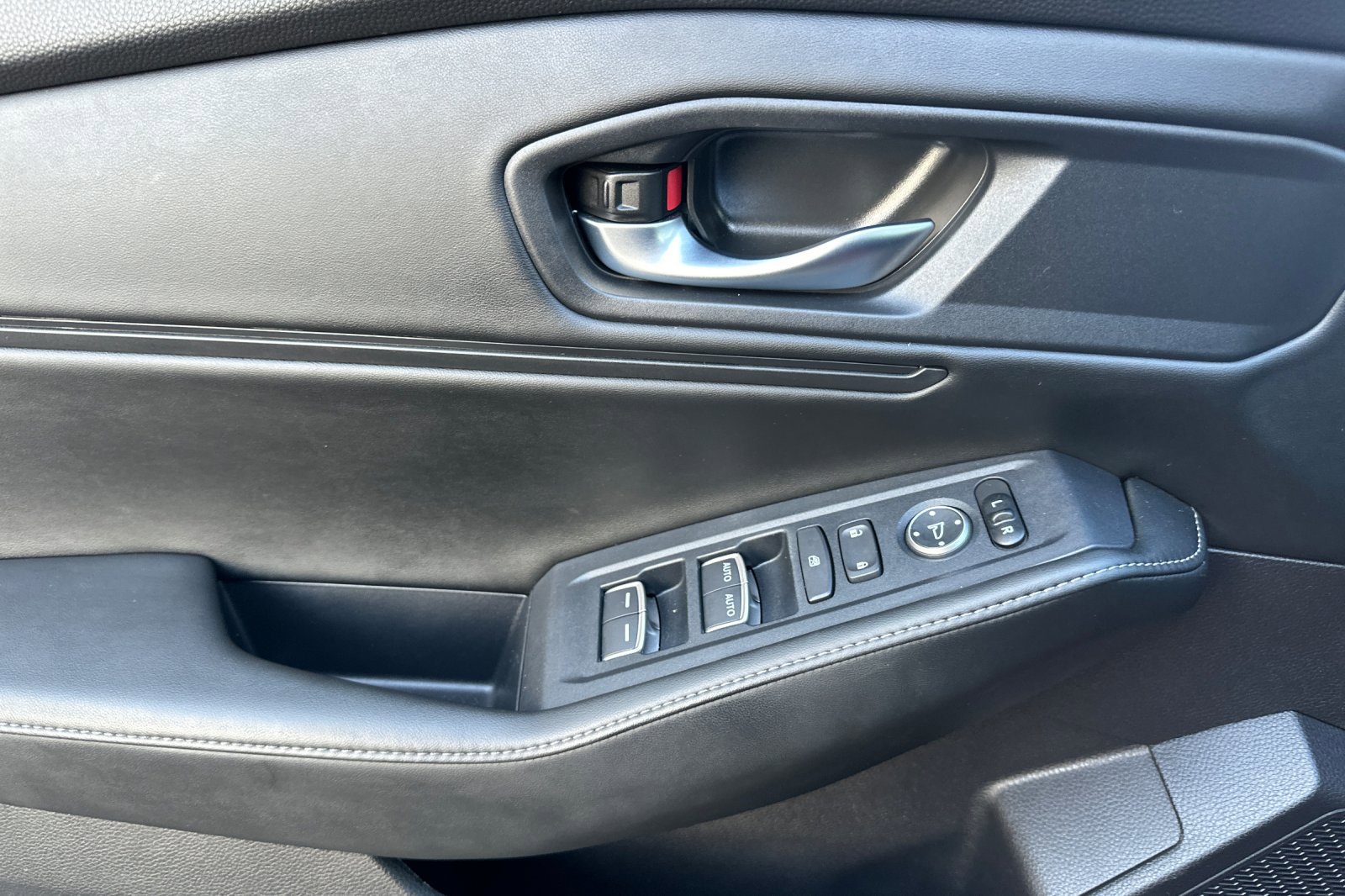 Used 2024 Honda Accord Sport image 11