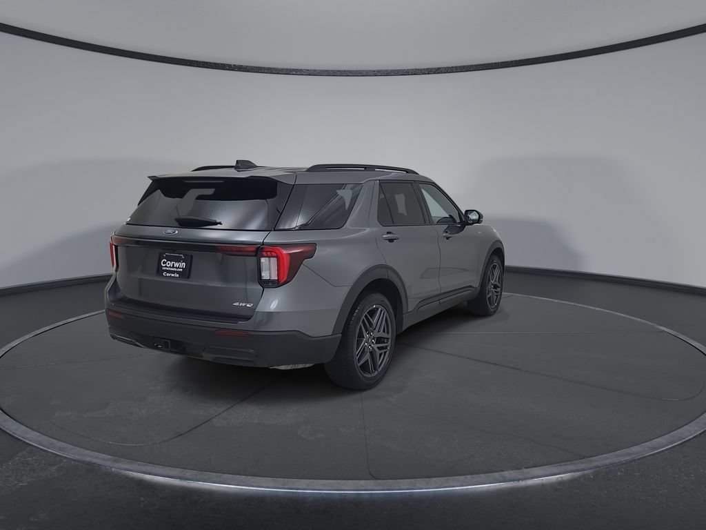 Used 2025 Ford Explorer ST-Line w/ ST-Line Street Pack AWD/4WD image 15
