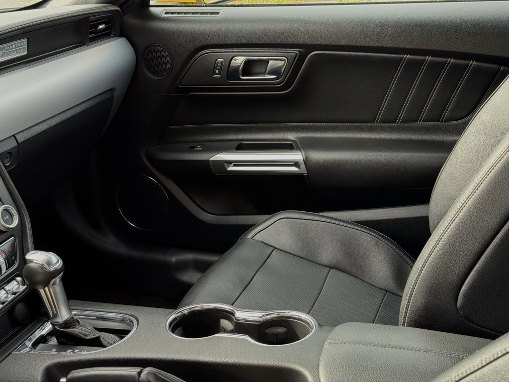 Used 2015 Ford Mustang Premium image 23