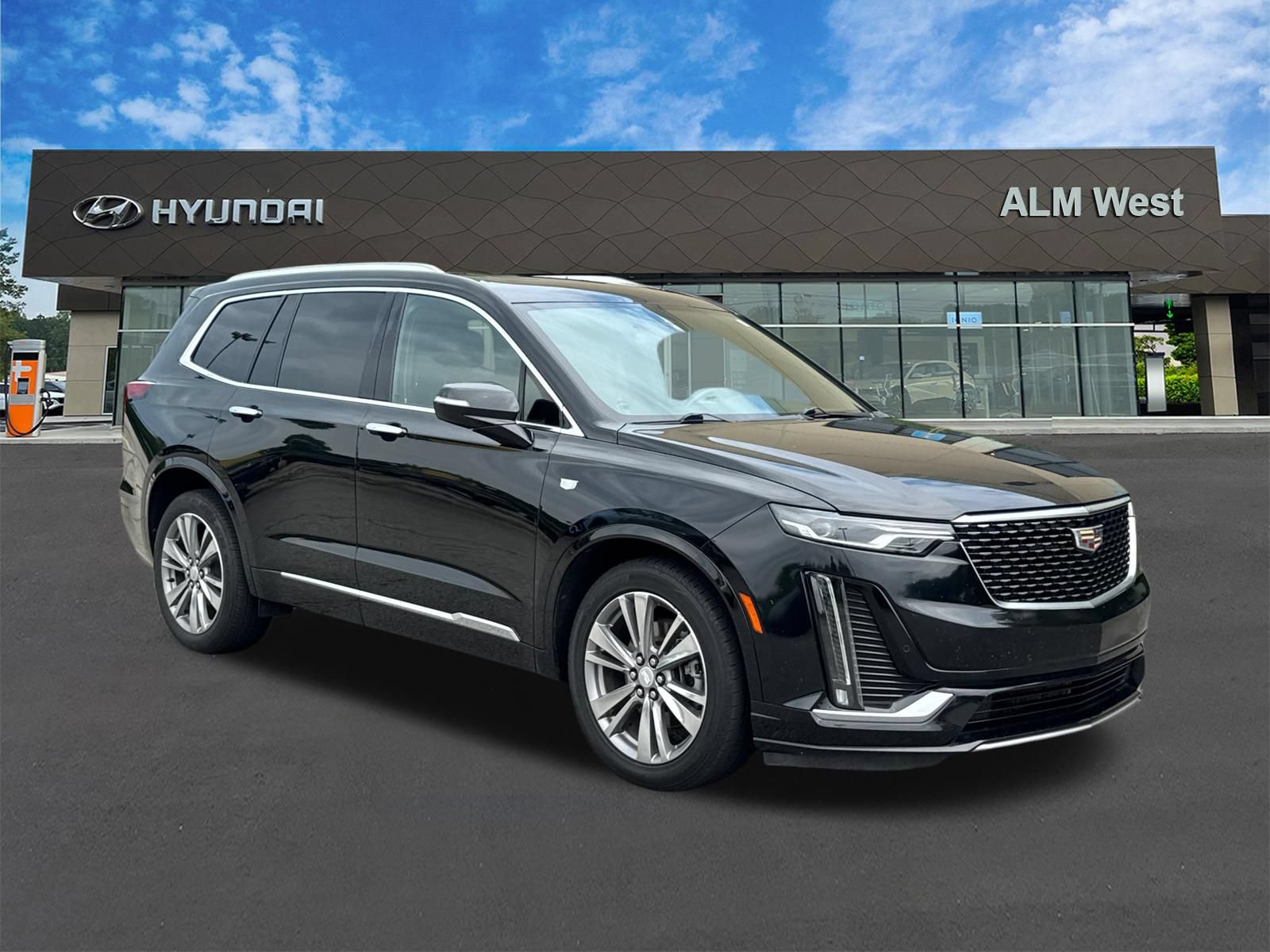 Used 2022 Cadillac XT6 Premium Luxury FWD image 3