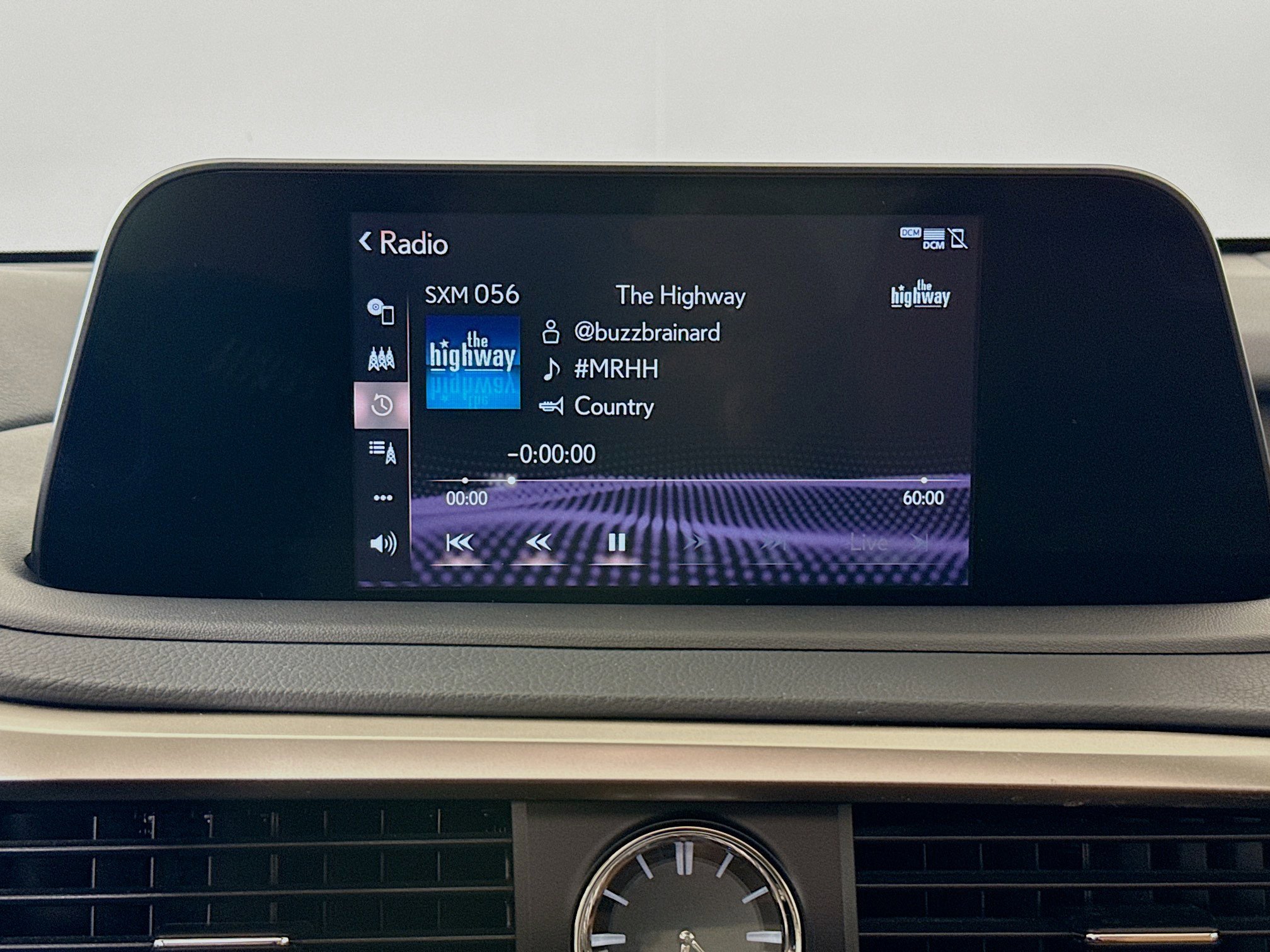 Certified 2022 Lexus RX 450h AWD w/ Premium Package image 15