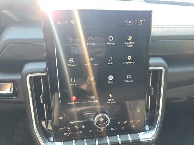 Used 2025 GMC Yukon XL Denali AWD/4WD image 24