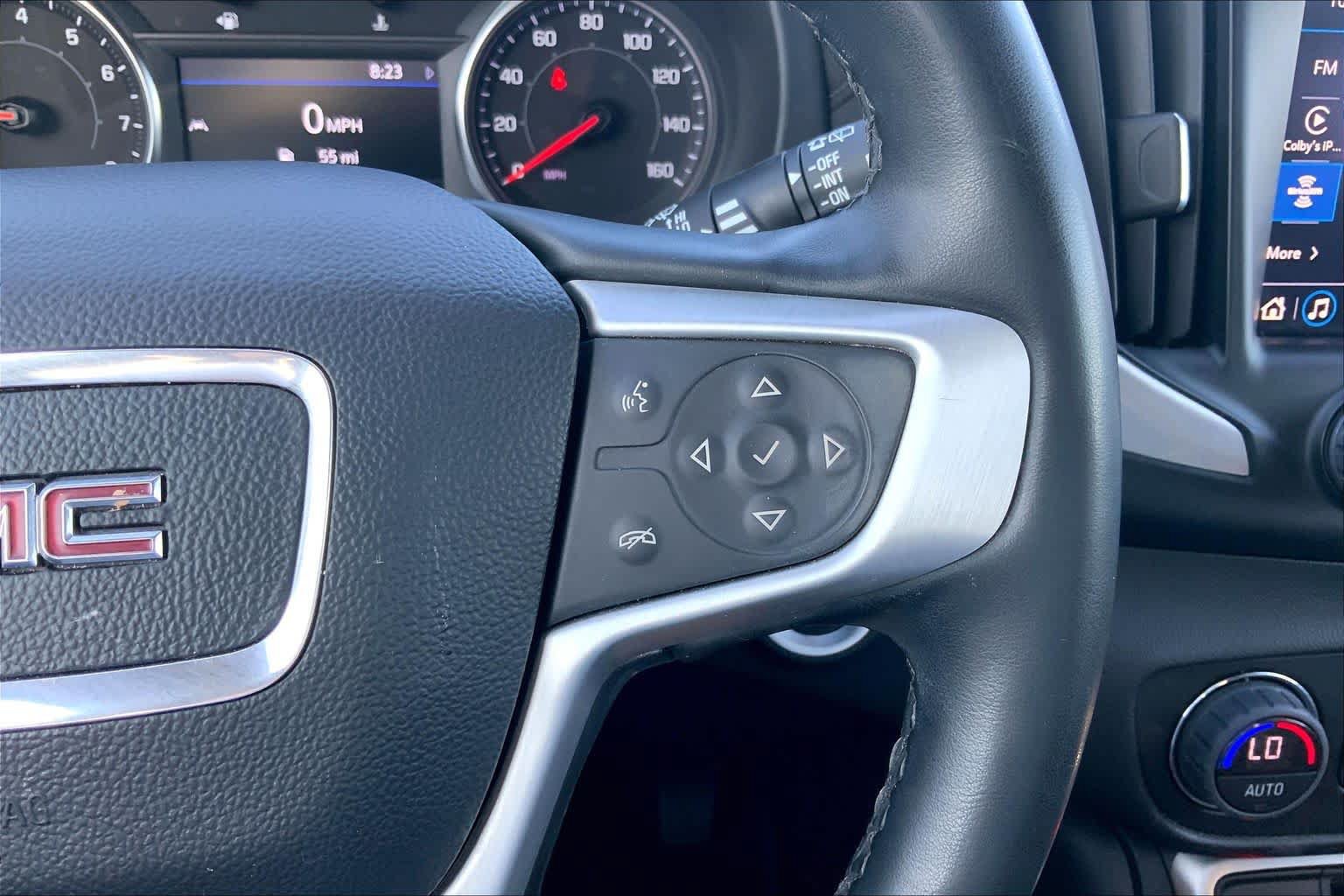 Used 2024 GMC Terrain SLT AWD/4WD image 24