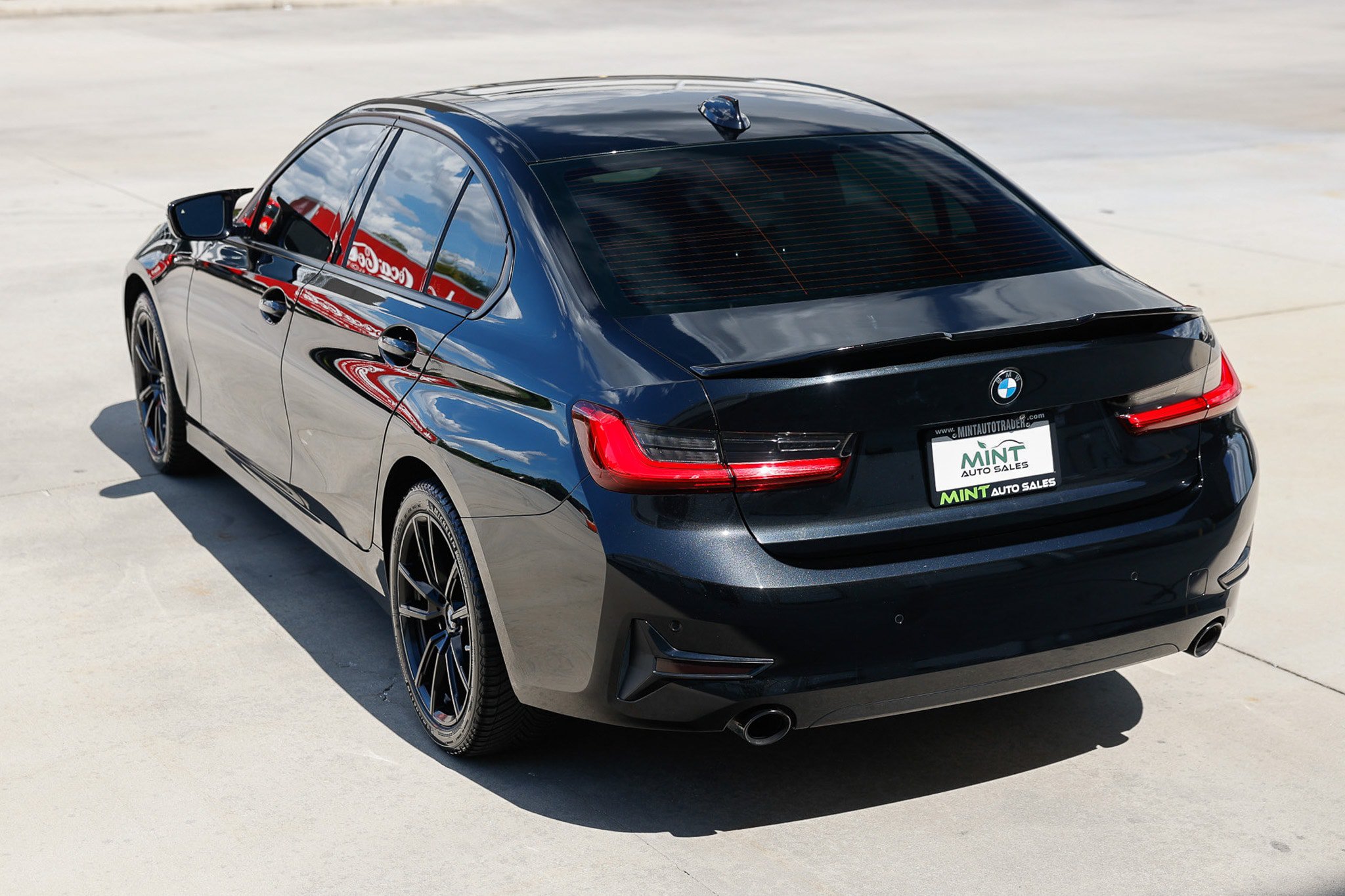 Used 2019 BMW 330i xDrive Sedan w/ Premium Package AWD/4WD image 8