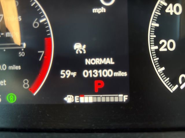 Used 2025 Honda Pilot Touring image 17