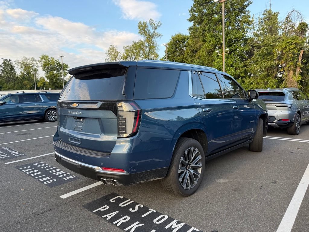 Used 2025 Chevrolet Tahoe High Country AWD/4WD image 3