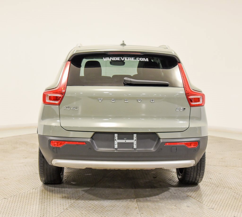 Used 2024 Volvo XC40 B5 Plus image 9