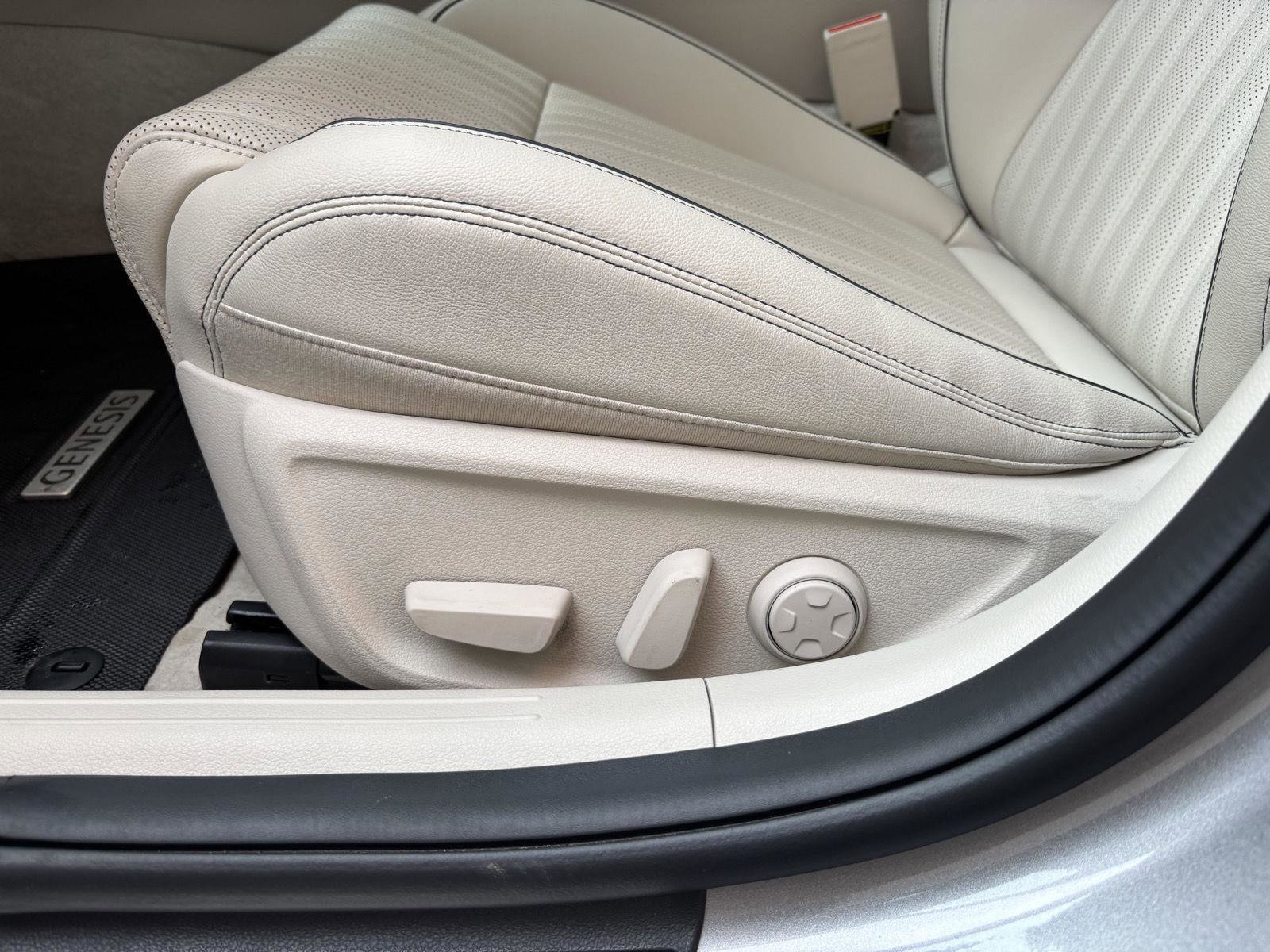 Used 2026 Genesis G70 2.5T Prestige image 11