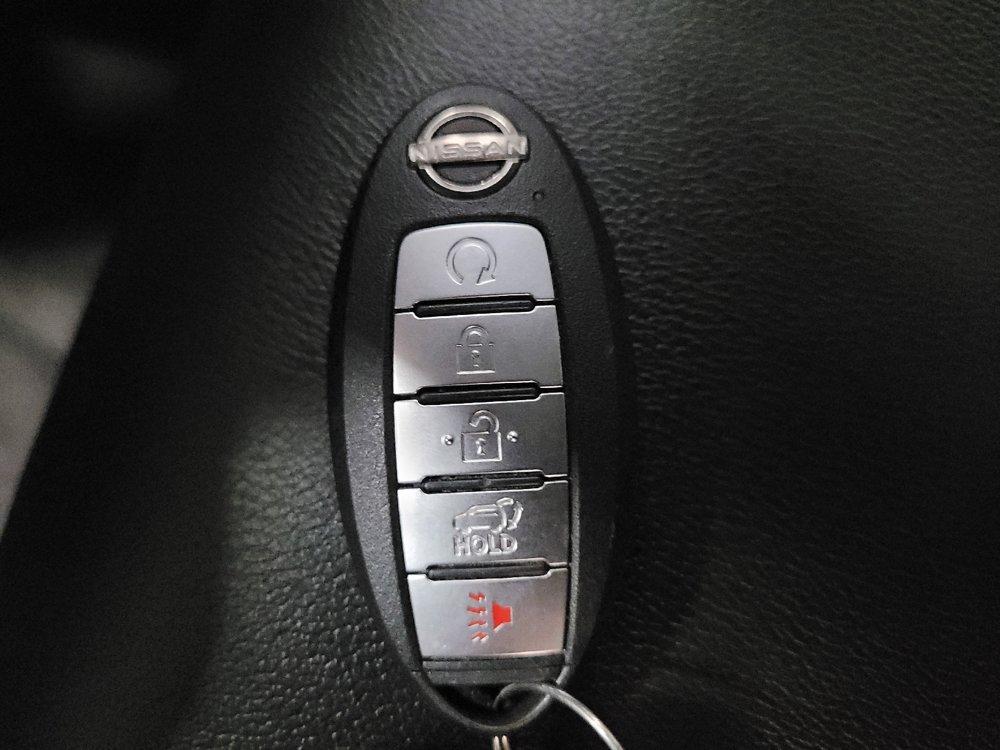 Used 2022 Nissan Pathfinder SL AWD/4WD image 32