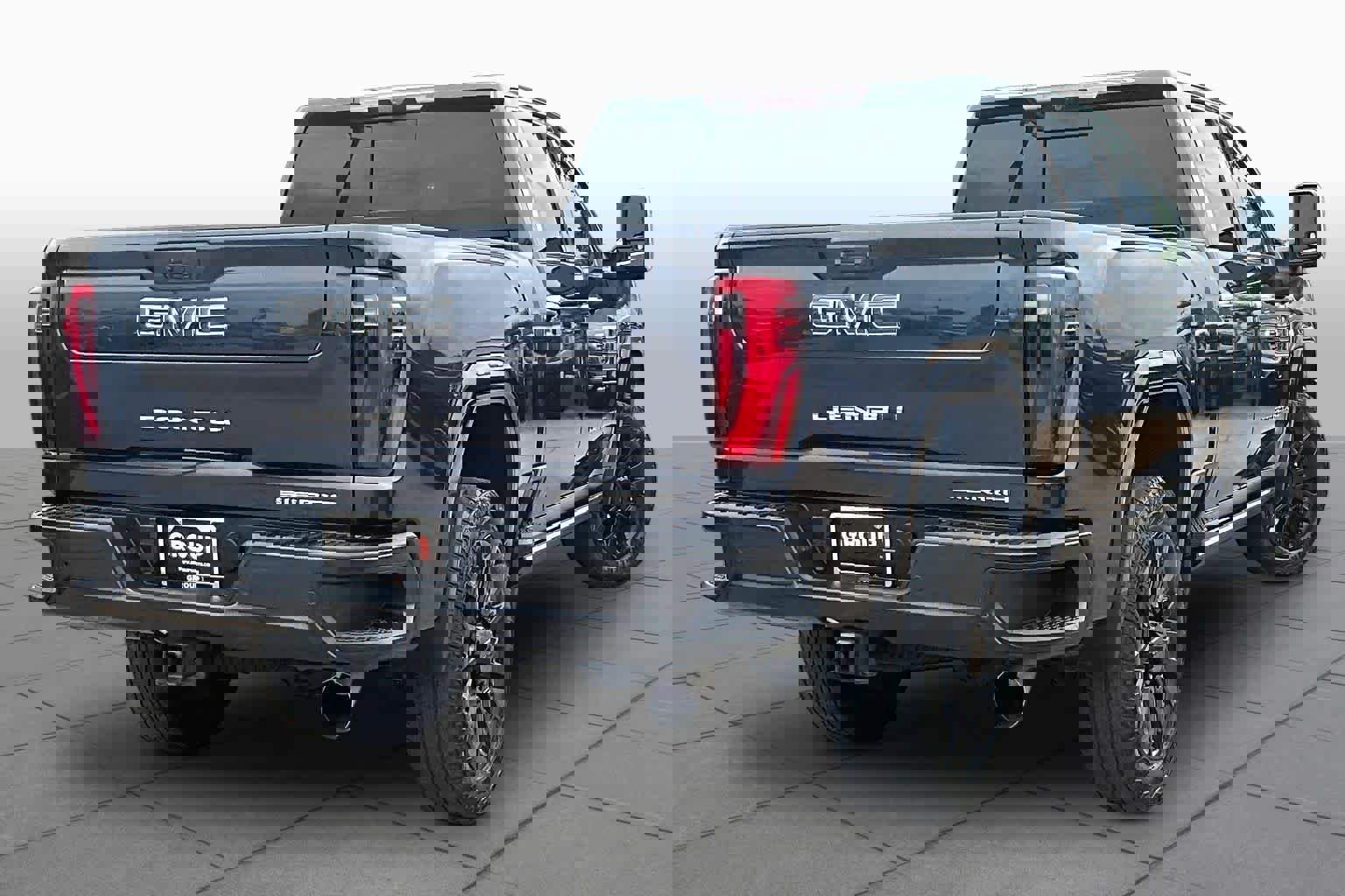 Used 2024 GMC Sierra 2500 Denali Ultimate image 13