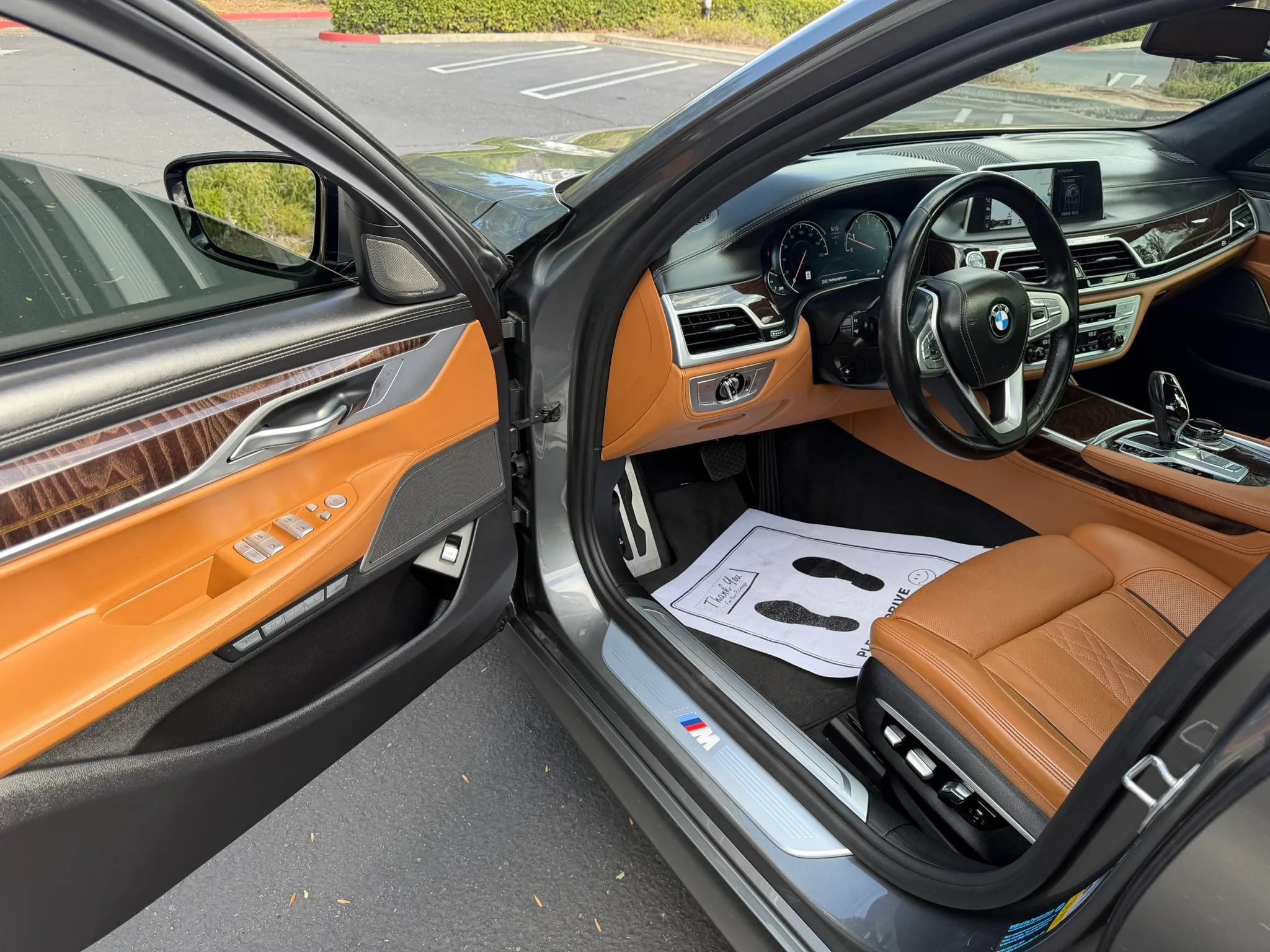 Used 2017 BMW 750i RWD image 12