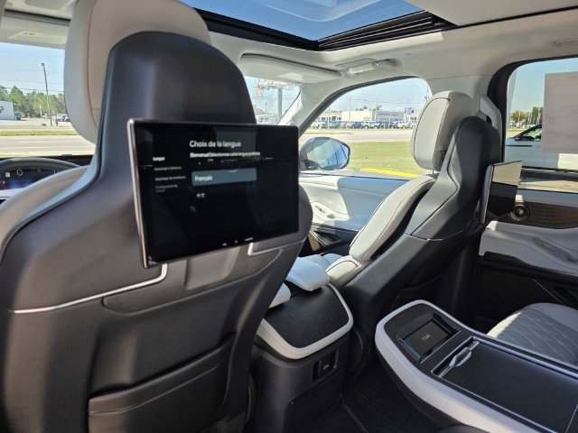 New 2027 Lincoln Navigator L Black Label w/ Black Label Special Edition RWD image 8