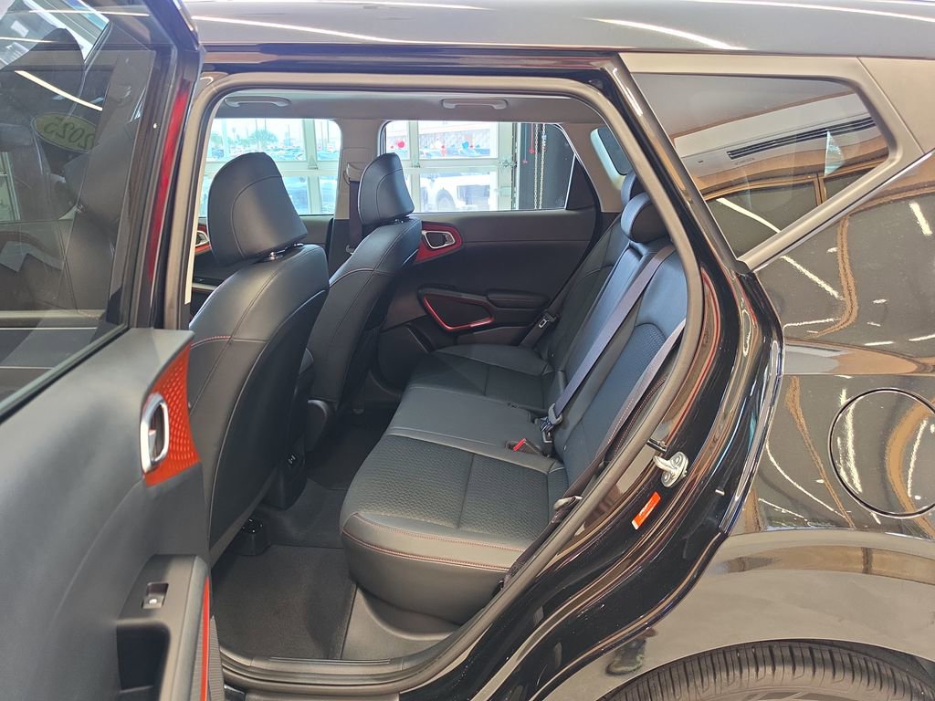Certified 2025 Kia Soul GT-Line w/ GT-Line Technology Package FWD image 36