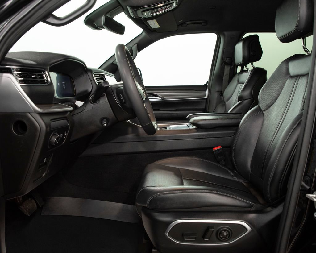 Used 2024 Jeep Wagoneer Series III AWD/4WD image 10