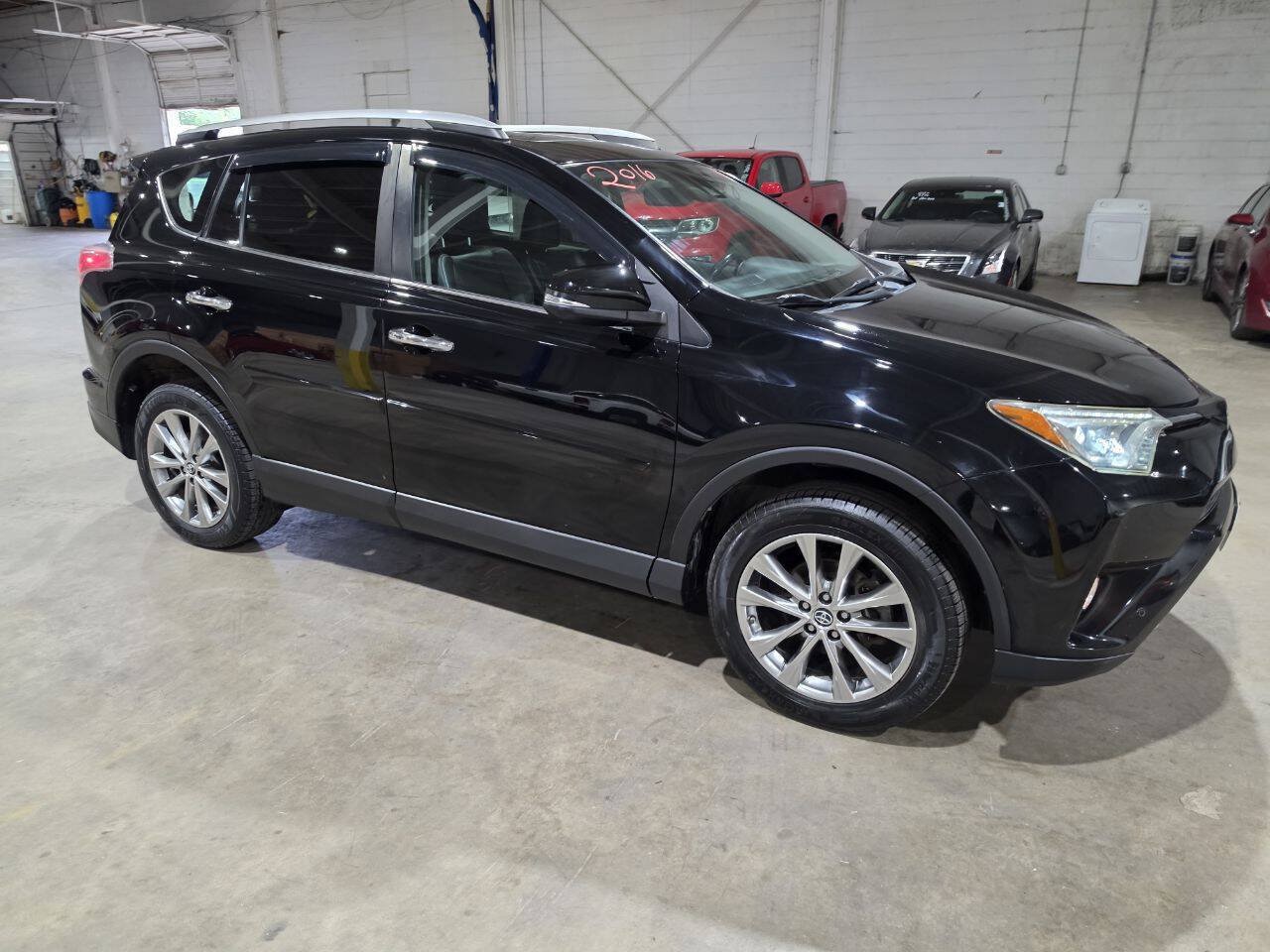 Used 2016 Toyota RAV4 Limited AWD/4WD image 16