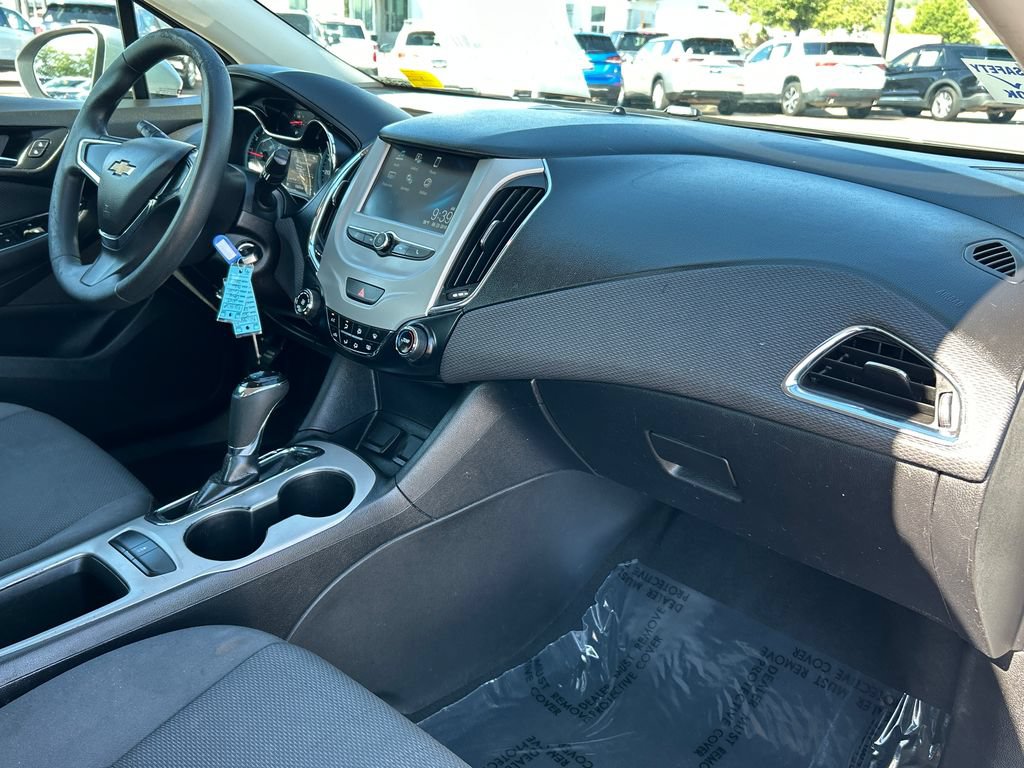 Used 2018 Chevrolet Cruze LS FWD image 8