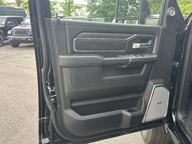 New 2026 RAM 2500 Laramie AWD/4WD image 9