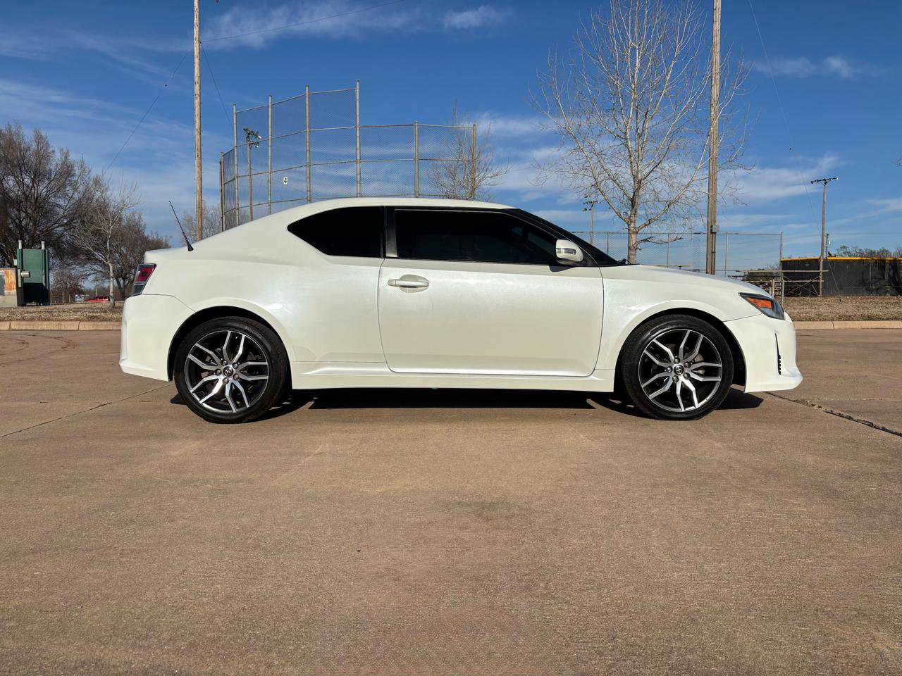 Used 2016 Scion tC FWD image 23