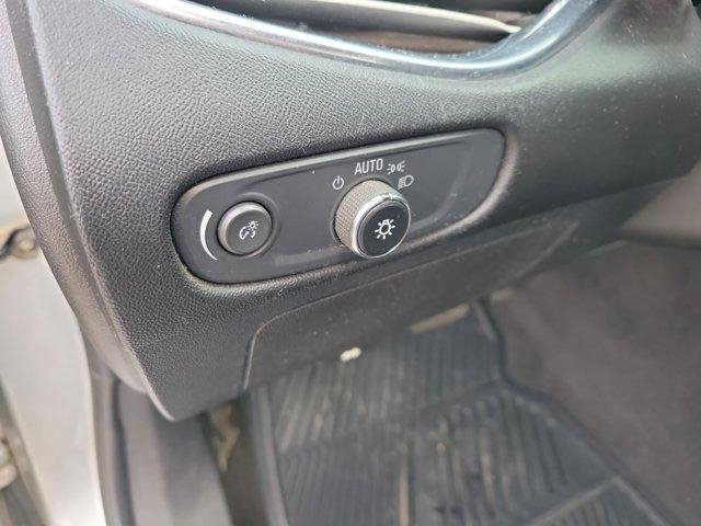 Used 2017 Chevrolet Malibu LT image 20