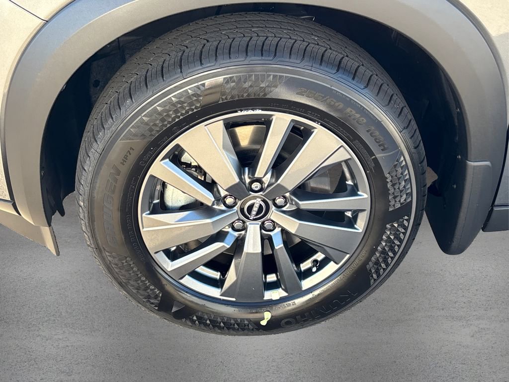 New 2025 Nissan Pathfinder SV image 12